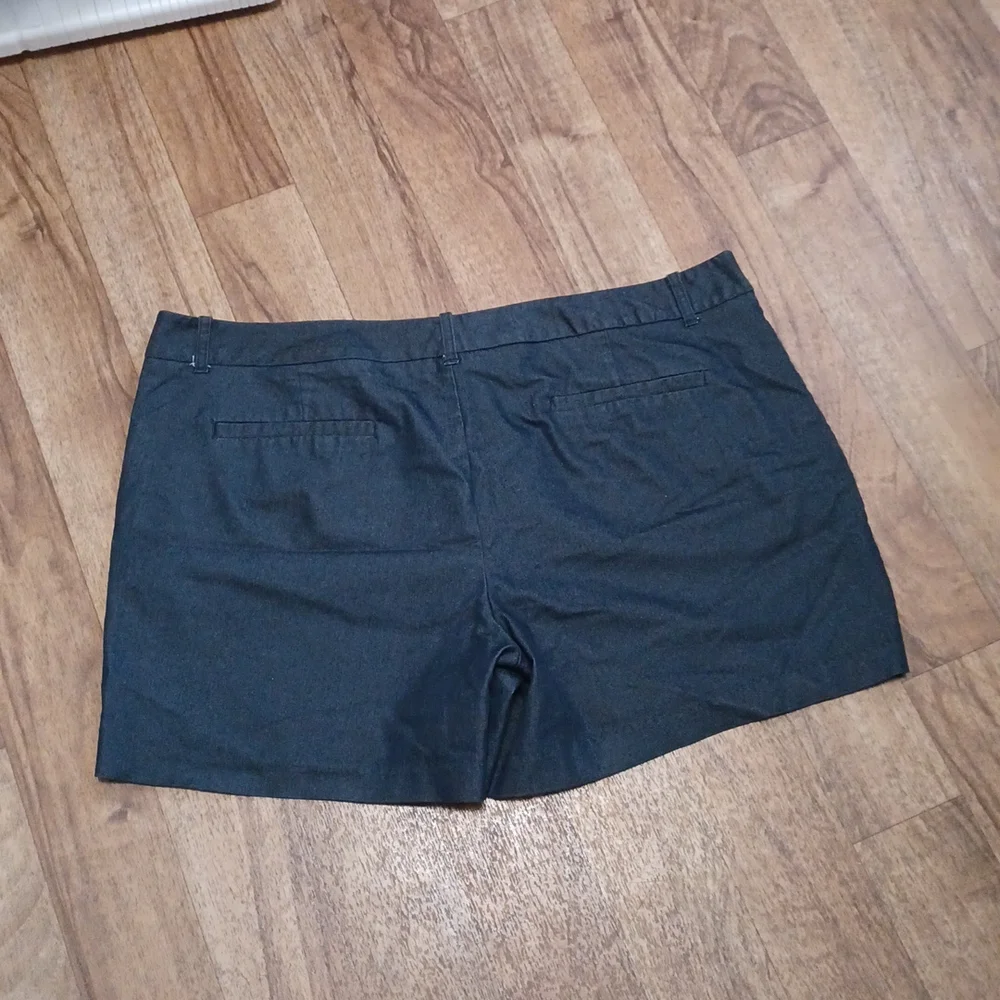 Attention black shorts size 18 - Picture 4 of 6